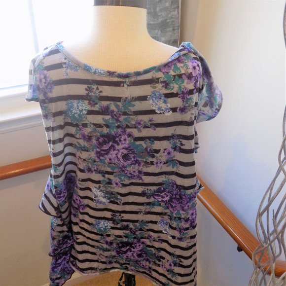 Ruffle Tiered Layered Floral Stripe Top Women's Plus Size XXL Short Sleeve - Picture 2 of 2